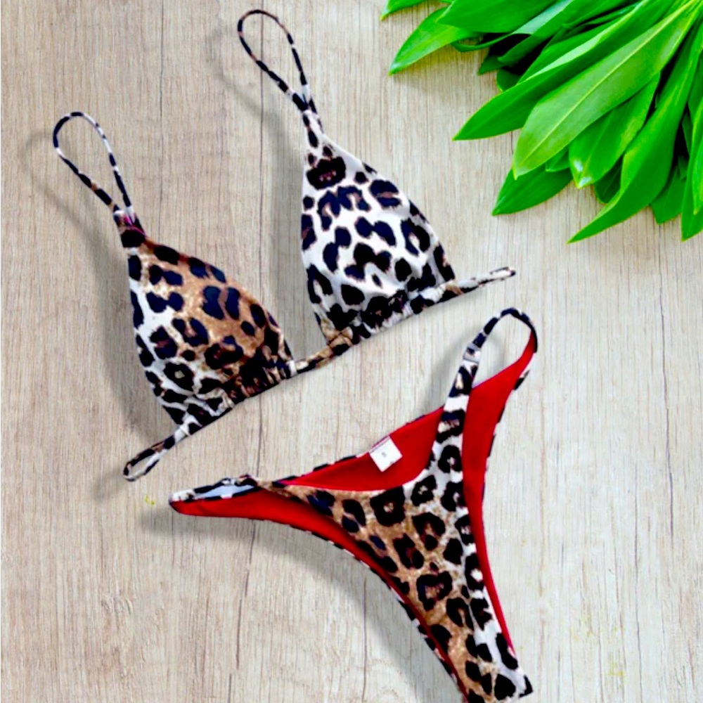 Leopard swim
